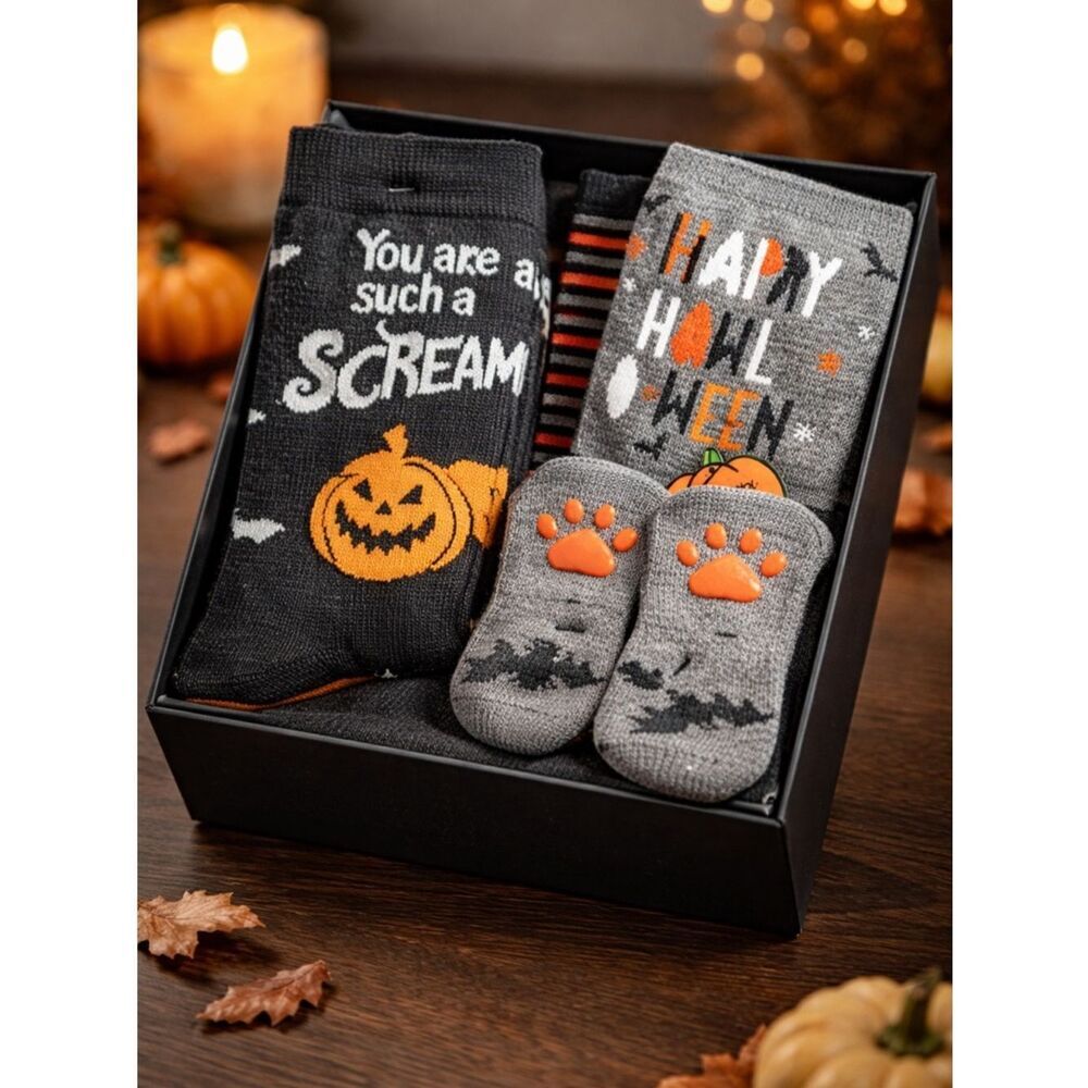 NWT Women’s 4 Pair Halloween Socks - Orange/Black - Dog Paw Socks